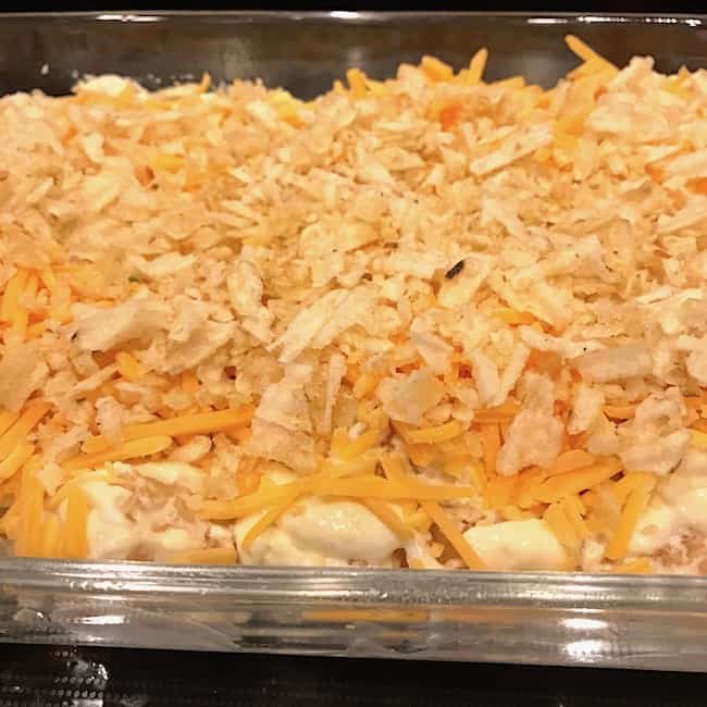 Best Delicious Creamy Cheesy Tater Tot Casserole (Easy Recipe ...