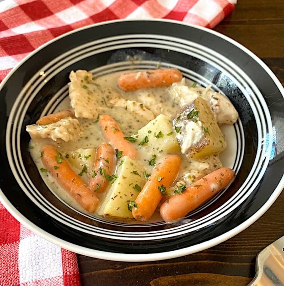 bowl of crock pot ranch chicken dinner