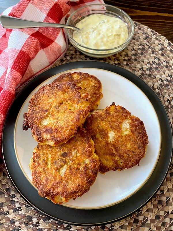 Oven-Fried Salmon Cakes by Southern Home Express - Weekend Potluck 440