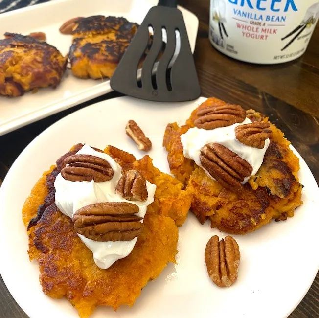 Sweet potato patties with yogurt and pecans