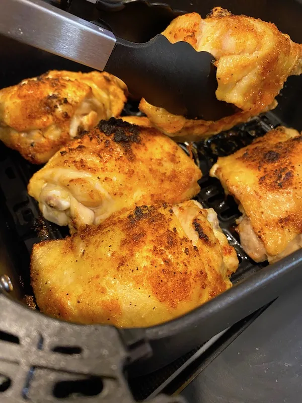 crispy air fryer chicken thighs