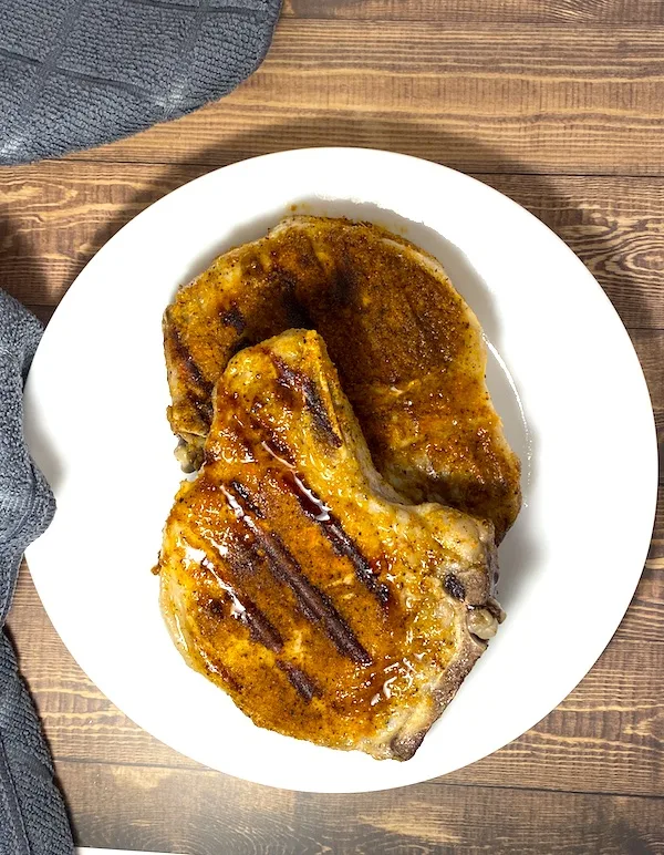 2 grilled pork chops