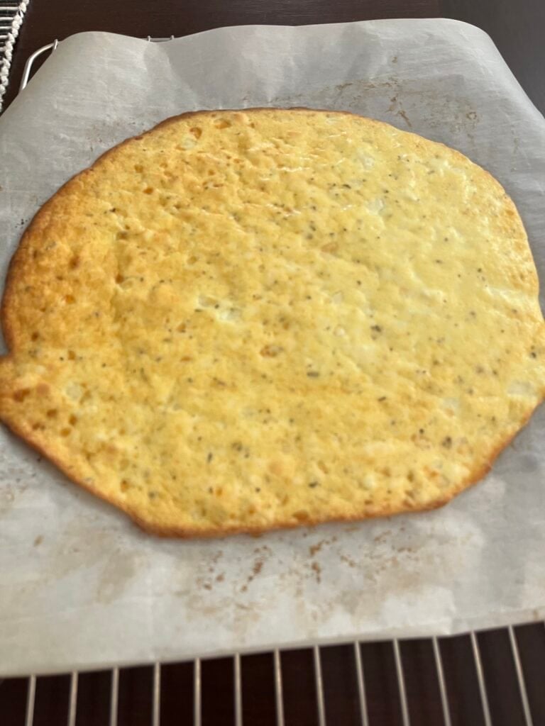 baked low-carb pizza crust