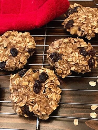 batch of 3-ingredient breakfast cookies on a cooling rack