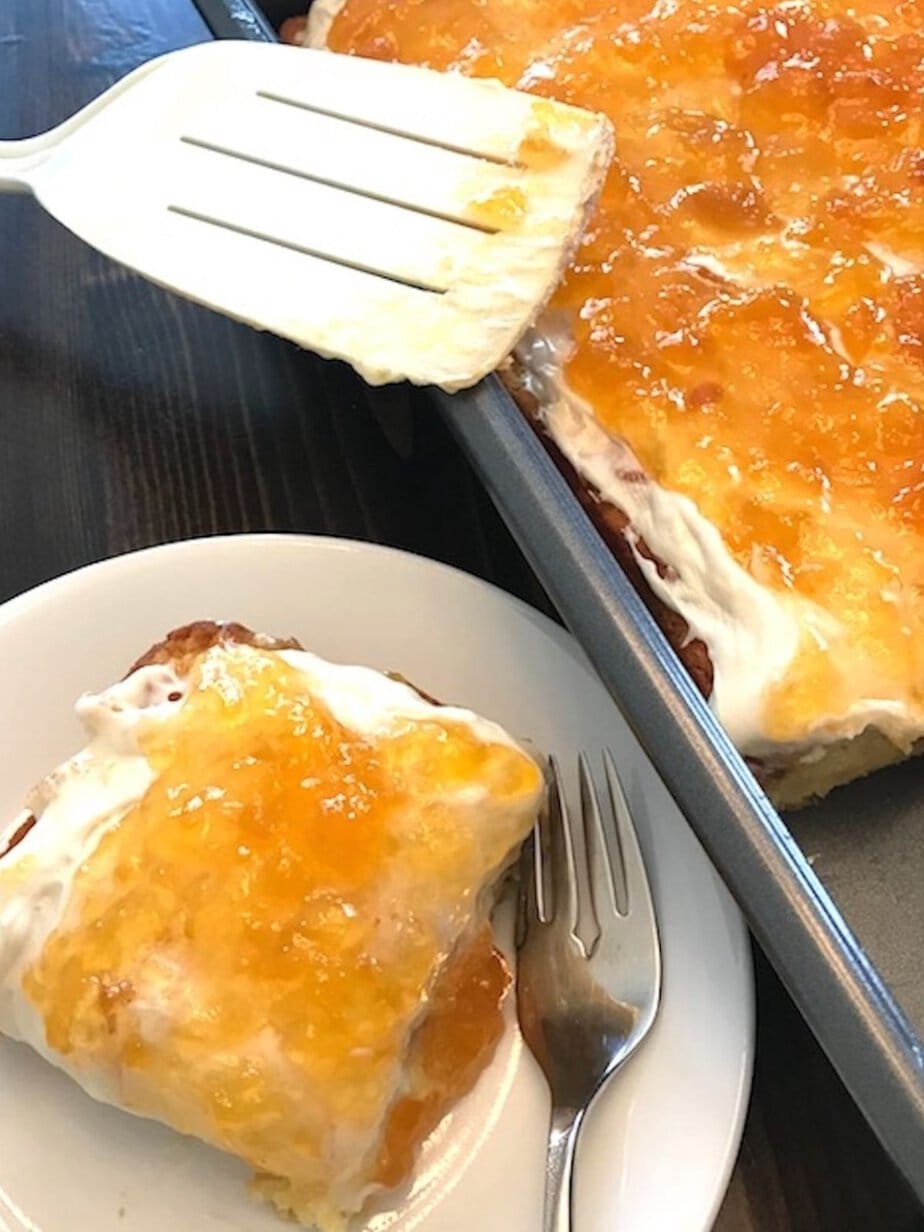 Quick & Easy 2-Ingredient Peach Cake